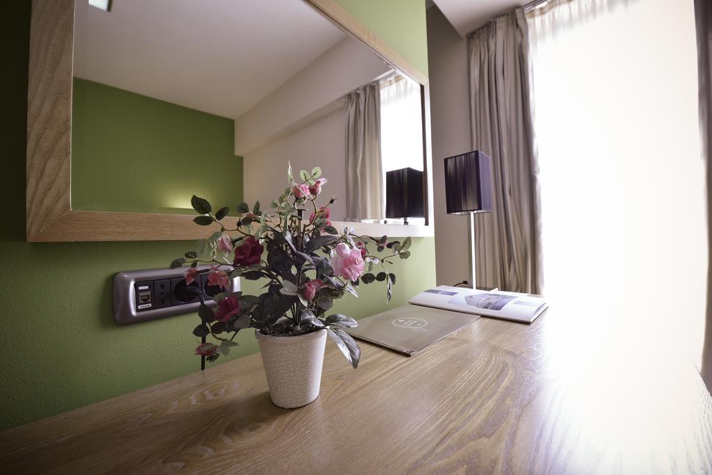City Hotel Podgorica Phòng bức ảnh