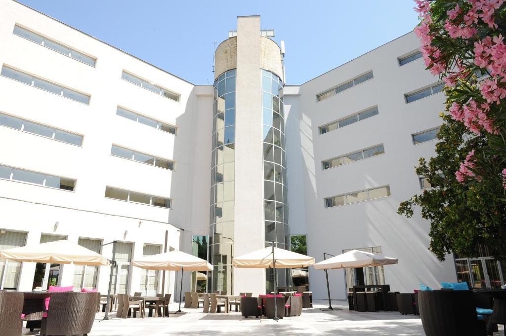 City Hotel Podgorica Ngoại thất bức ảnh