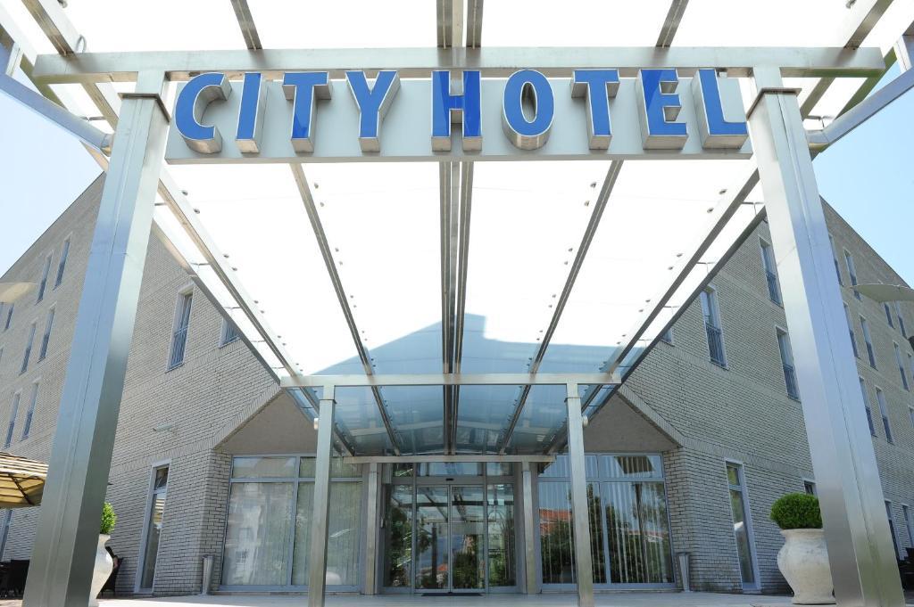 City Hotel Podgorica Ngoại thất bức ảnh