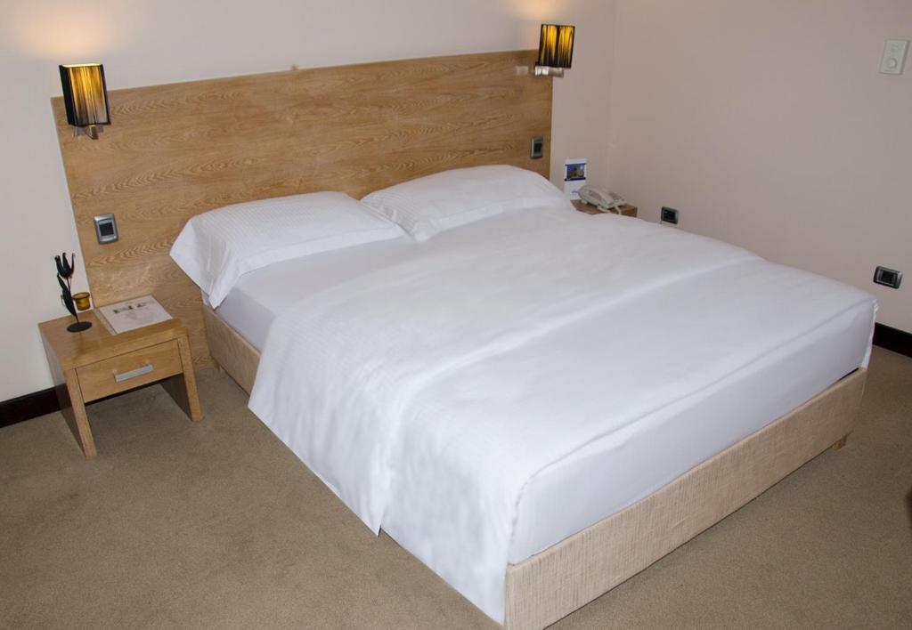 City Hotel Podgorica Phòng bức ảnh